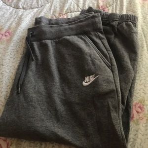 Women’s Nike fleece sweats SALE 🎉⏳🛍